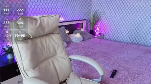 Emma online show from September 16, 9:01 am