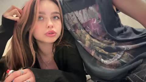 Snapshot of emo_couple666 chatting on February 13, 7:42 pm Gabriel Elizabeth online show from February 13, 7:42 pm