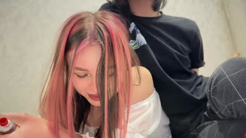 Snapshot of emo_couple666 chatting on February 7, 5:18 pm Gabriel Elizabeth online show from February 7, 5:18 pm