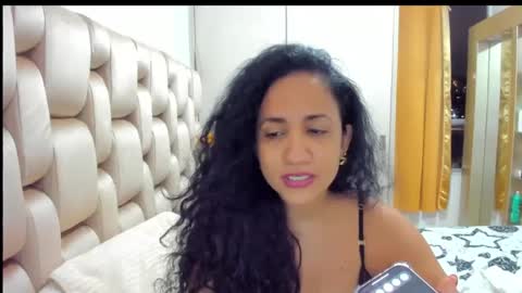 Snapshot of emperatriztapia chatting on February 10, 1:46 am emperatriztapia online show from February 10, 1:46 am