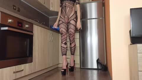 Empress Sara  online show from January 18, 6:28 pm