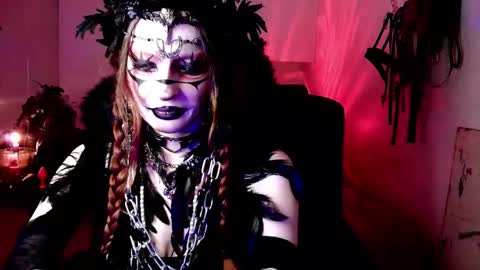 Morrigan online show from January 13, 1:19 pm