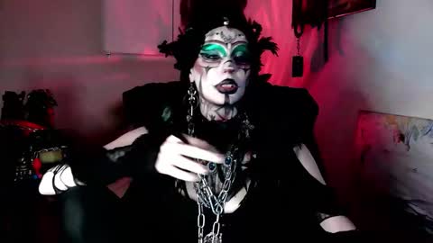 Morrigan online show from December 19, 11:17 am