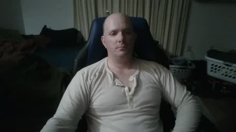 Snapshot of emsguy1 chatting on December 2, 4:57 am Matt online show from December 2, 4:57 am