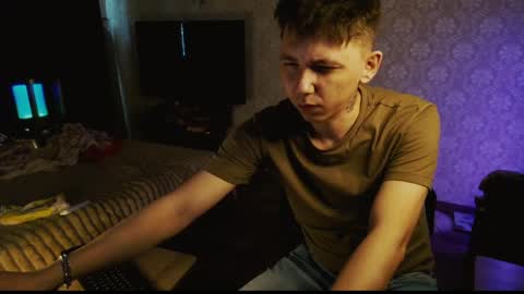 emveeboy96 online show from April 4, 12:23 pm