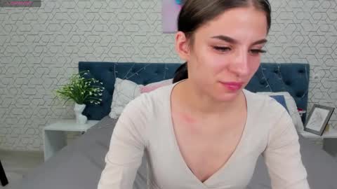 emy__angel online show from February 14, 1:23 am