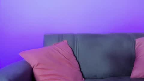 Snapshot of emy_colee chatting on February 10, 10:09 am Emy online show from February 10, 10:09 am