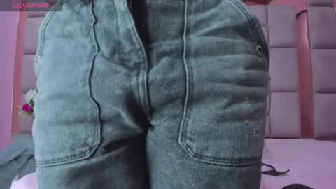 emy_latin online show from October 27, 9:48 pm