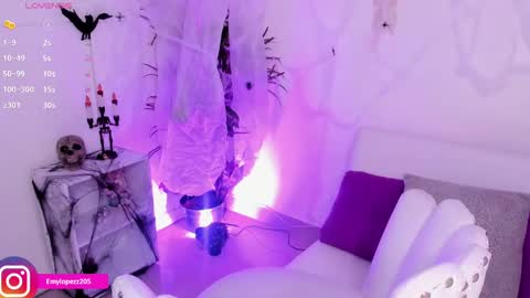 Emily online show from October 29, 9:26 pm