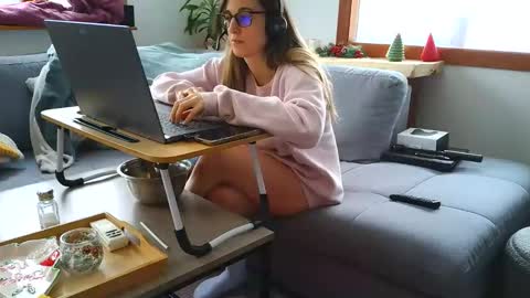 emyxxl online show from January 7, 6:57 pm