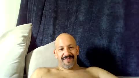Snapshot of enchanting_english_evelyn chatting on January 29, 10:27 am enchanting_english_evelyn online show from January 29, 10:27 am