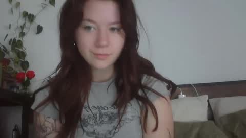 Snapshot of endlesslyevie chatting on January 1, 6:27 pm endlessly evie online show from January 1, 6:27 pm