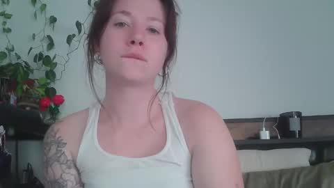 Snapshot of endlesslyevie chatting on January 28, 12:26 am endlessly evie online show from January 28, 12:26 am