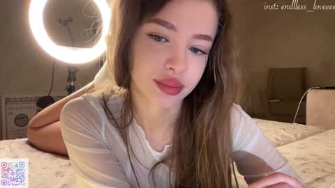 Mia online show from October 9, 11:32 pm