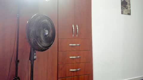 Gio online show from April 12, 2:37 am