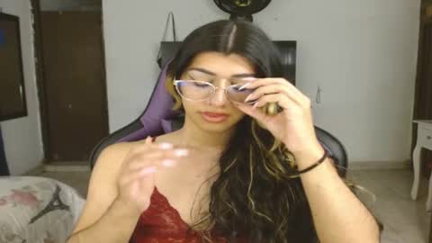 Snapshot of engiel_phoenix chatting on February 4, 12:33 pm Engiel phoenix instagram engiel 13 online show from February 4, 12:33 pm