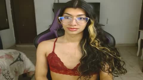 Snapshot of engiel_phoenix chatting on January 28, 7:43 am Engiel phoenix instagram engiel 13 online show from January 28, 7:43 am
