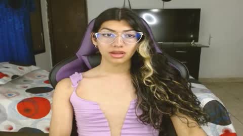 Snapshot of engiel_phoenix chatting on February 19, 2:33 pm Engiel phoenix instagram engiel 13 online show from February 19, 2:33 pm