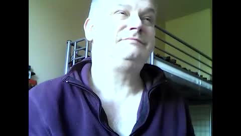 englishguysurrey online show from March 17, 9:36 am