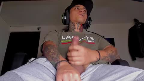 enjoymycock99 online show from December 14, 2:33 am