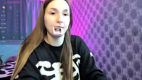 Snapshot of enn_allenn chatting on March 8, 12:44 am enn_allenn online show from March 8, 12:44 am