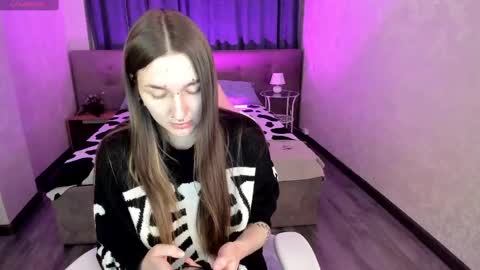 Snapshot of enn_allenn chatting on January 19, 1:32 am enn_allenn online show from January 19, 1:32 am