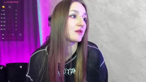 Snapshot of enn_allenn chatting on March 9, 5:33 am enn_allenn online show from March 9, 5:33 am