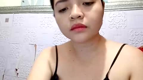 Snapshot of enna29 chatting on February 6, 1:43 pm bustybaby30 online show from February 6, 1:43 pm