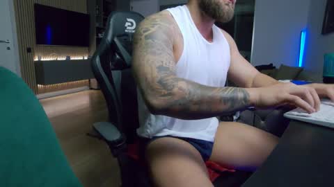 Erik online show from May 23, 9:55 pm