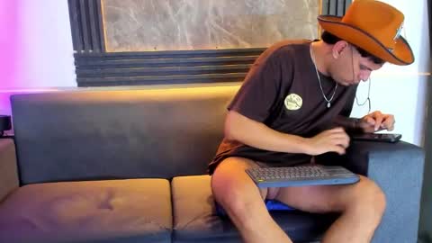 Snapshot of enrique_villa23 chatting on September 13, 12:40 pm enrique online show from September 13, 12:40 pm