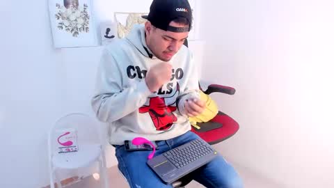 Enrique Villazon online show from January 27, 12:48 pm