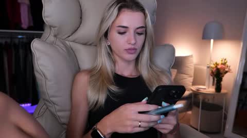 Snapshot of entya chatting on September 10, 5:41 am entya online show from September 10, 5:41 am