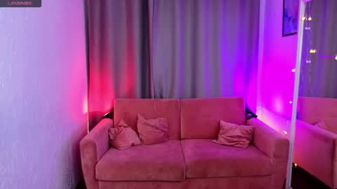 eny__kiss online show from September 10, 12:00 am