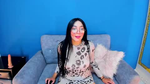 Snapshot of enyel_valmina chatting on January 29, 8:25 pm Enyel online show from January 29, 8:25 pm