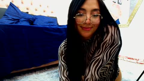Snapshot of enyel_valmina chatting on February 3, 11:36 pm Enyel online show from February 3, 11:36 pm