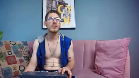 Snapshot of enzo_costa_ chatting on September 19, 1:54 am Enzo online show from September 19, 1:54 am