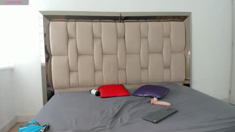 Enzo issis online show from November 11, 4:42 pm