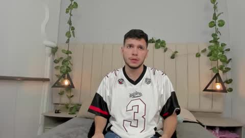 Snapshot of enzo_rivas chatting on October 30, 3:12 pm ENZO online show from October 30, 3:12 pm