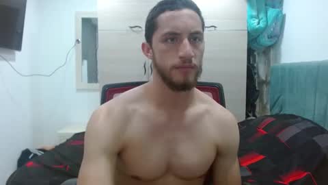 Snapshot of enzo_savage chatting on September 8, 6:07 pm enzo_savage online show from September 8, 6:07 pm
