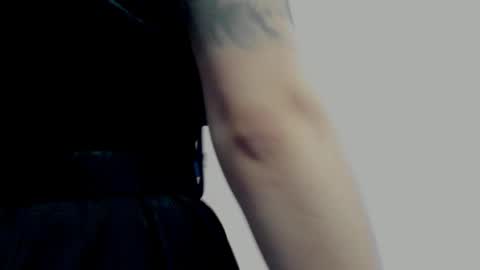 Leyla online show from December 6, 8:01 pm