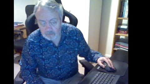 erasmus_d online show from December 14, 6:09 pm