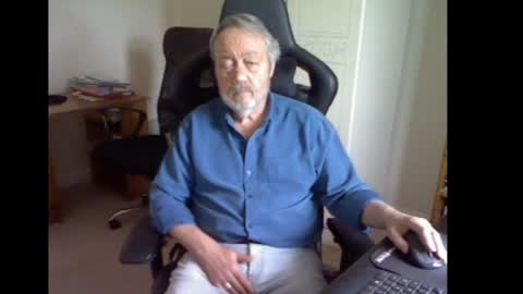 erasmus_d online show from February 4, 12:33 pm
