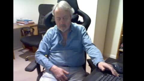 erasmus_d online show from February 14, 6:19 pm