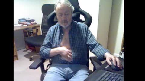 erasmus_d online show from January 7, 6:02 pm