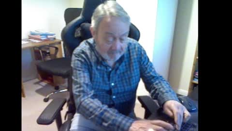 erasmus_d online show from February 28, 5:48 pm