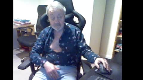 erasmus_d online show from March 7, 6:33 pm