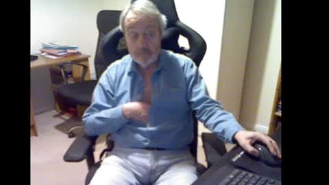 erasmus_d online show from January 31, 6:03 pm