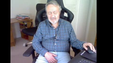 erasmus_d online show from January 27, 12:37 pm