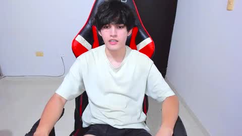 eren_tatakae online show from February 14, 2:36 am