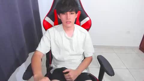 Snapshot of eren_tatakae chatting on September 16, 1:40 am eren_tatakae online show from September 16, 1:40 am